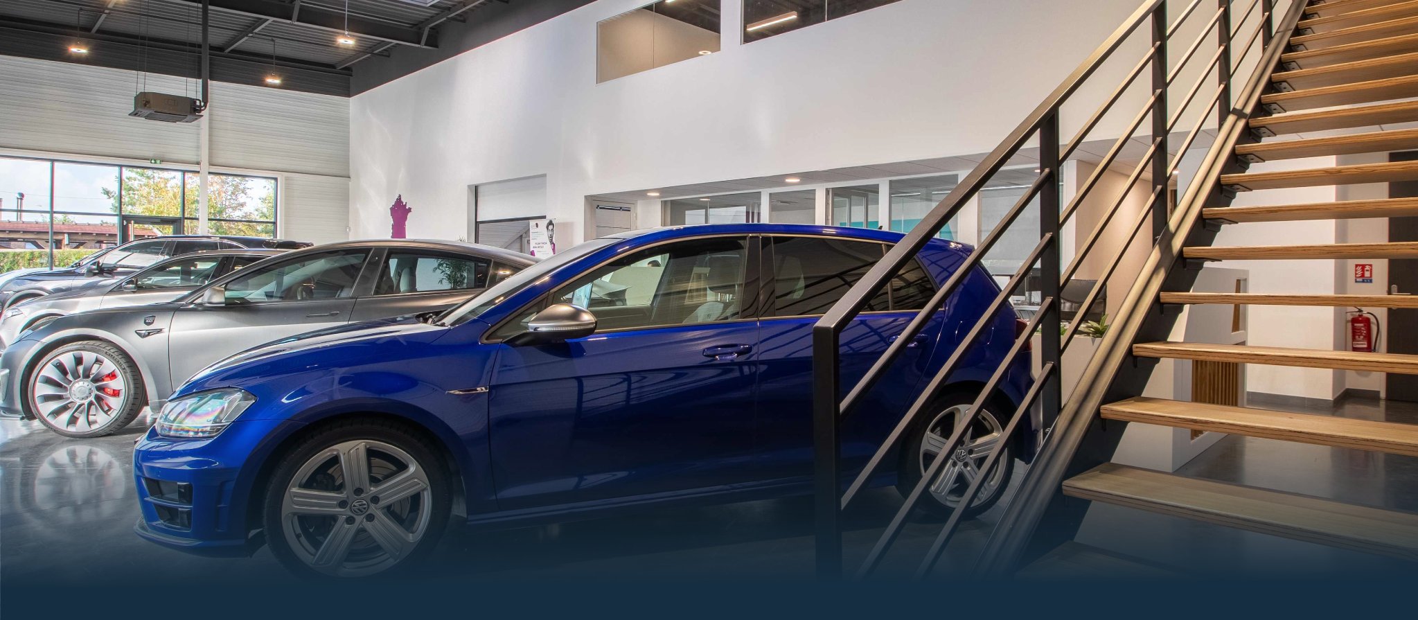 via-automobile-agence-roncq-concession-exposition-vehicules-compressed.jpg